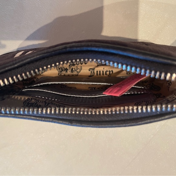 Juicy Couture wristlet purse. Phone, keys, and credit card. Grab and go! - Picture 5 of 5